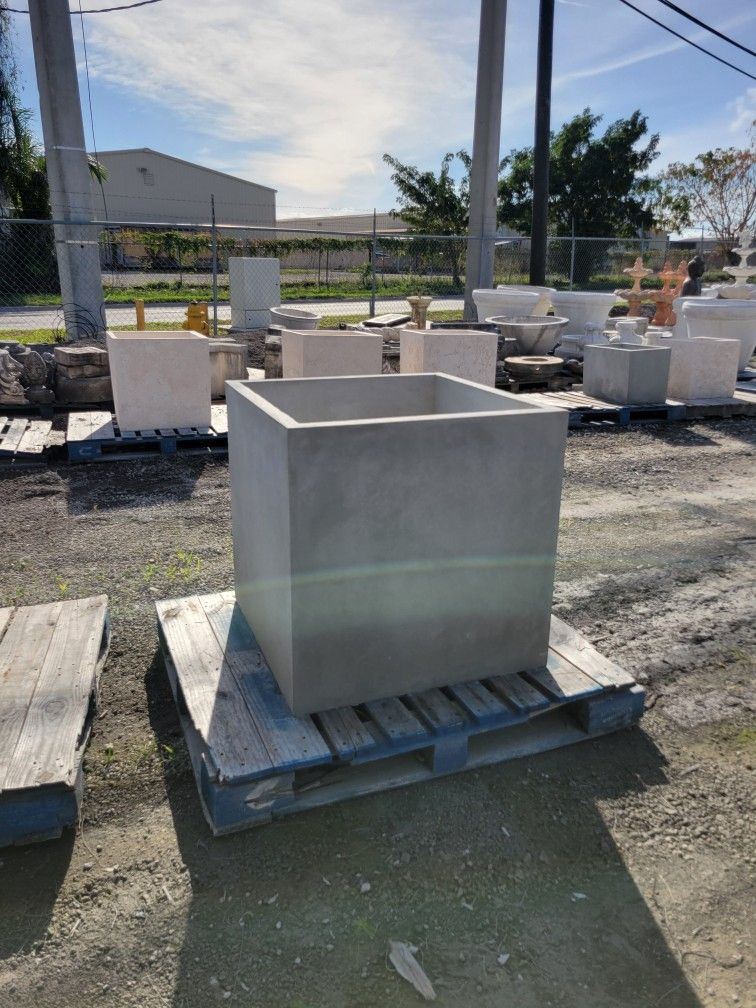 Concrete Planter 