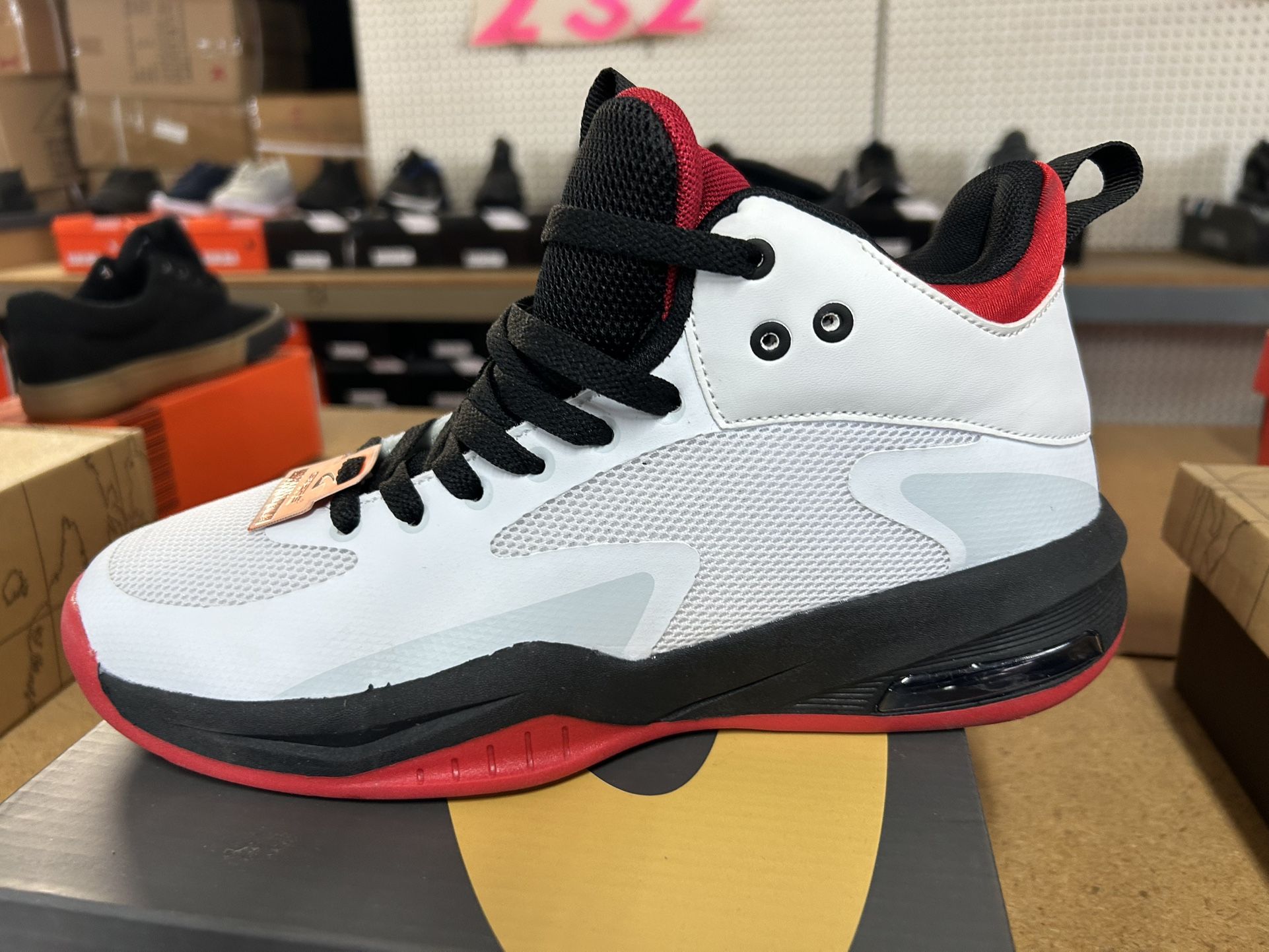 Beautiful Man Tennis Shoes $20