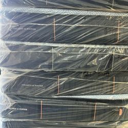 King Mattress Stearns & Foster Lux Estate Hybrid and Pilllowtops