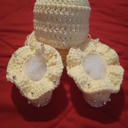 Handmade Crochet Newborn Set – Yellow Beanie & Ruffle Booties with Pearl Details