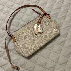 Dooney And Bourke Purse 
