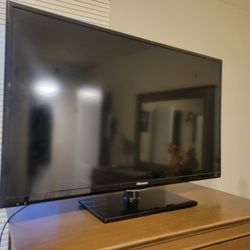Hisense 40 Inch LED LCD TV -- WORKS!