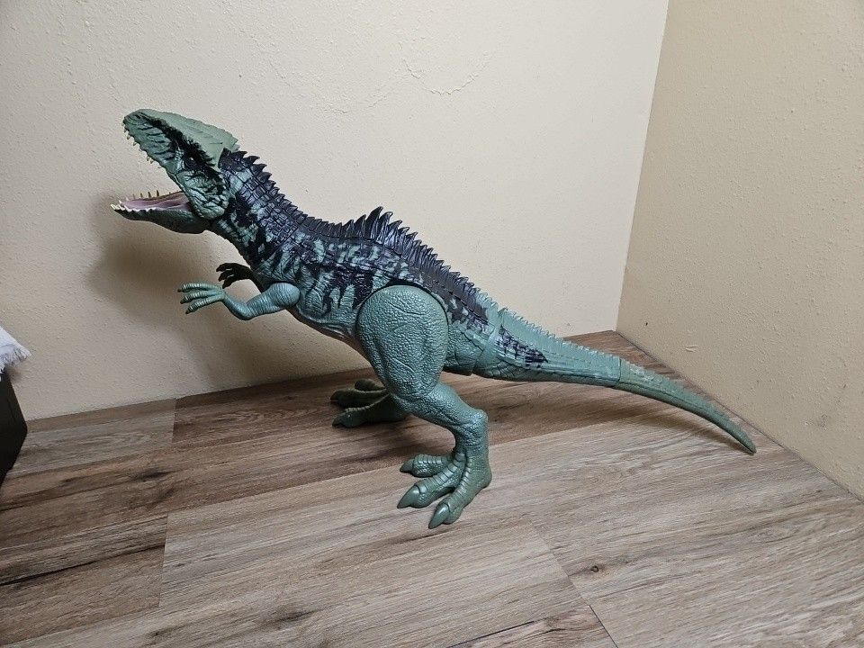 Very Large 41in Long by 18in Tall Jurassic World Dominion Super Colossal Giganotosaurus