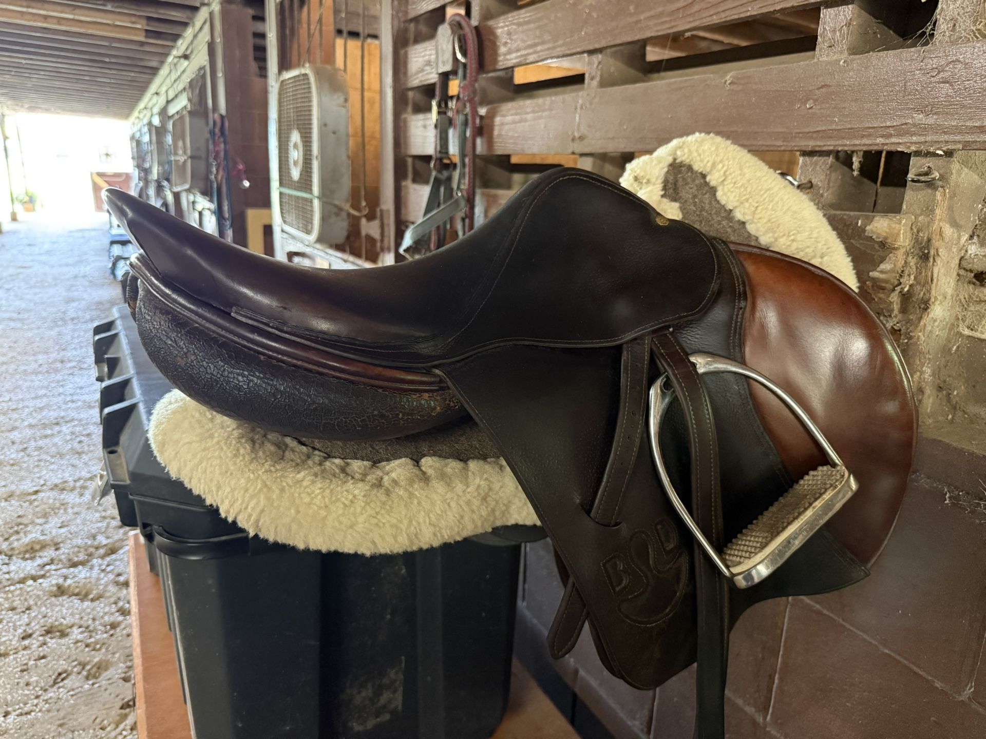 Bruno hunter/jumper saddle