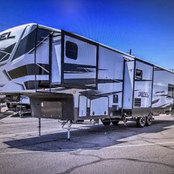 2022 HEARTLAND FUEL 357 Toy Hauler 5/Wheel 