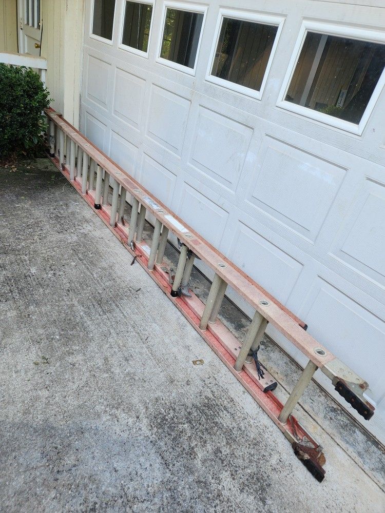 Heavy Duty 24-ft Ladder