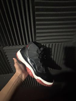 JORDAN 11 BREDS SIZE 10.5