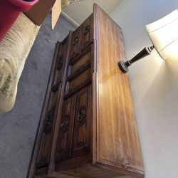 Dresser And two nightstands 