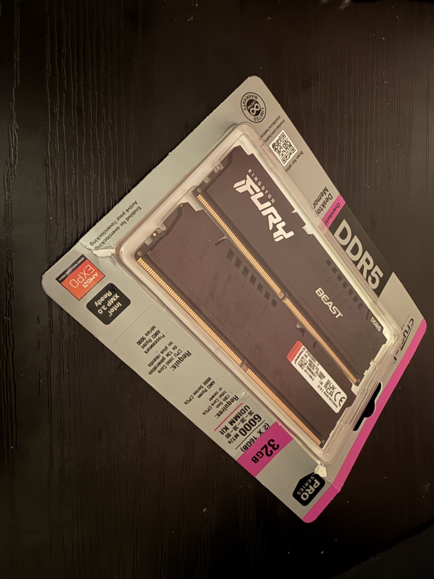 2x8 GB DDR5 Kingston Fury 5200 Mts RAM