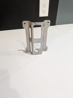 Electro and co noise cricket mount
