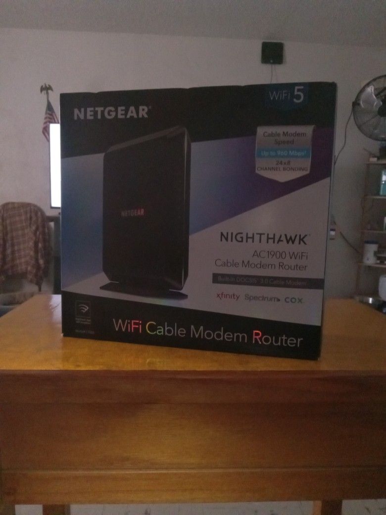 NIGHTHAWK AC1900 WIFI CableModem Router