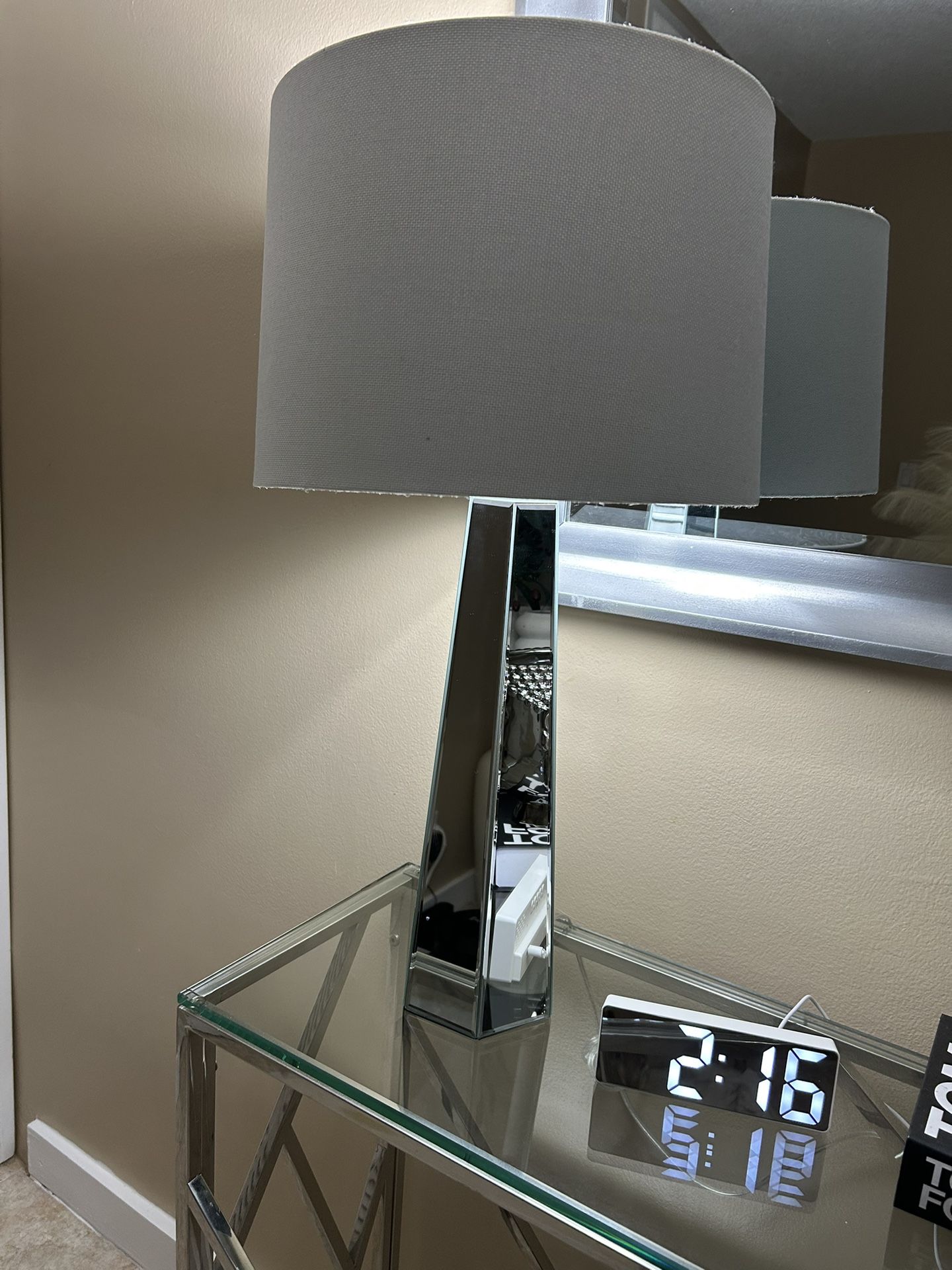 Table lamp