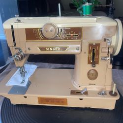 Singer 401A Vintage Sewing Machine.