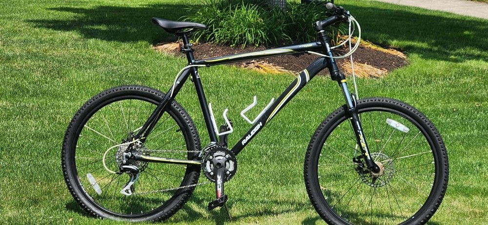 RALEIGH TALUS 4.0 - ALL TERRAIN BIKE - EX LARGE FRAME - MECHANICAL DISC - TUNED