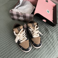 Travis Scott Dunks