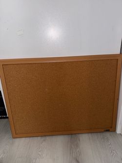 📌 Quartet Cork Bulletin Board 23” x 17” – Wood Frame