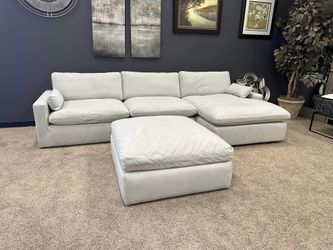 Elyza Cloud Sectional Couch W Chaise Set 🌟Mention Jon Green to the staff to confirm this price/offer! 🔥