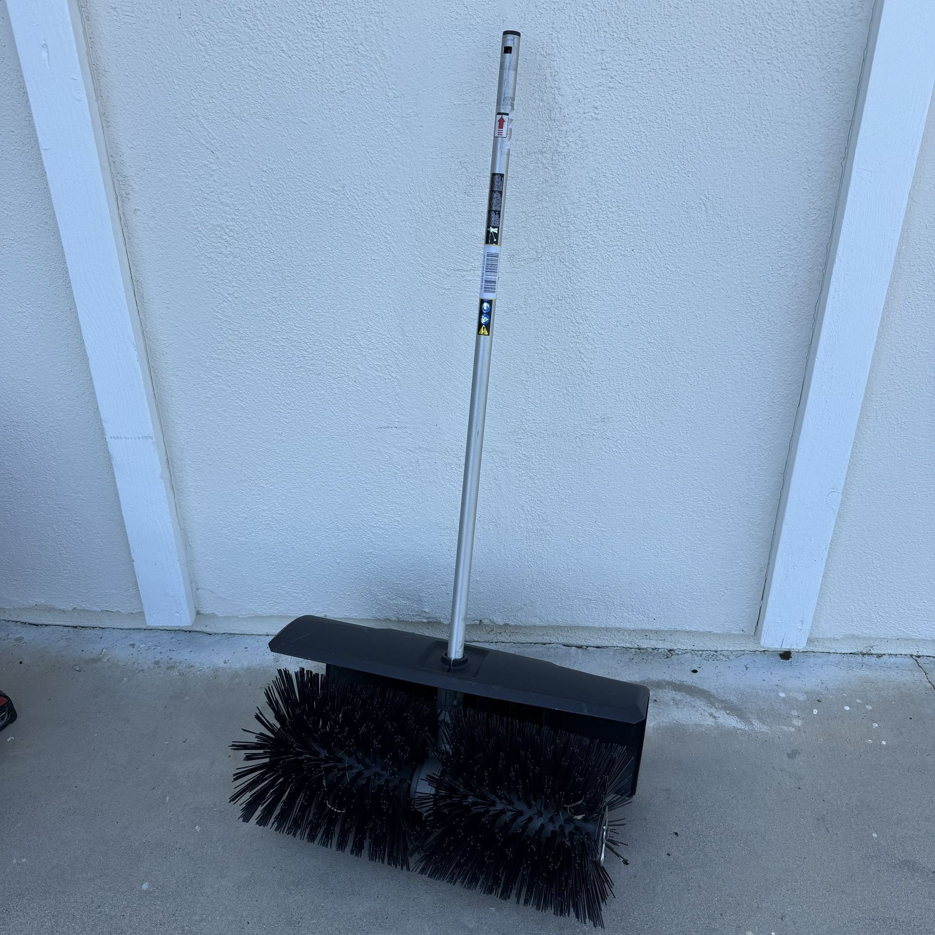 Milwaukee M18 FUEL QUIK-LOK Bristle Brush Attachment