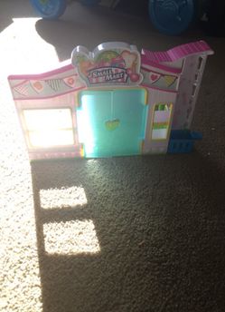 Shopkins small mart
