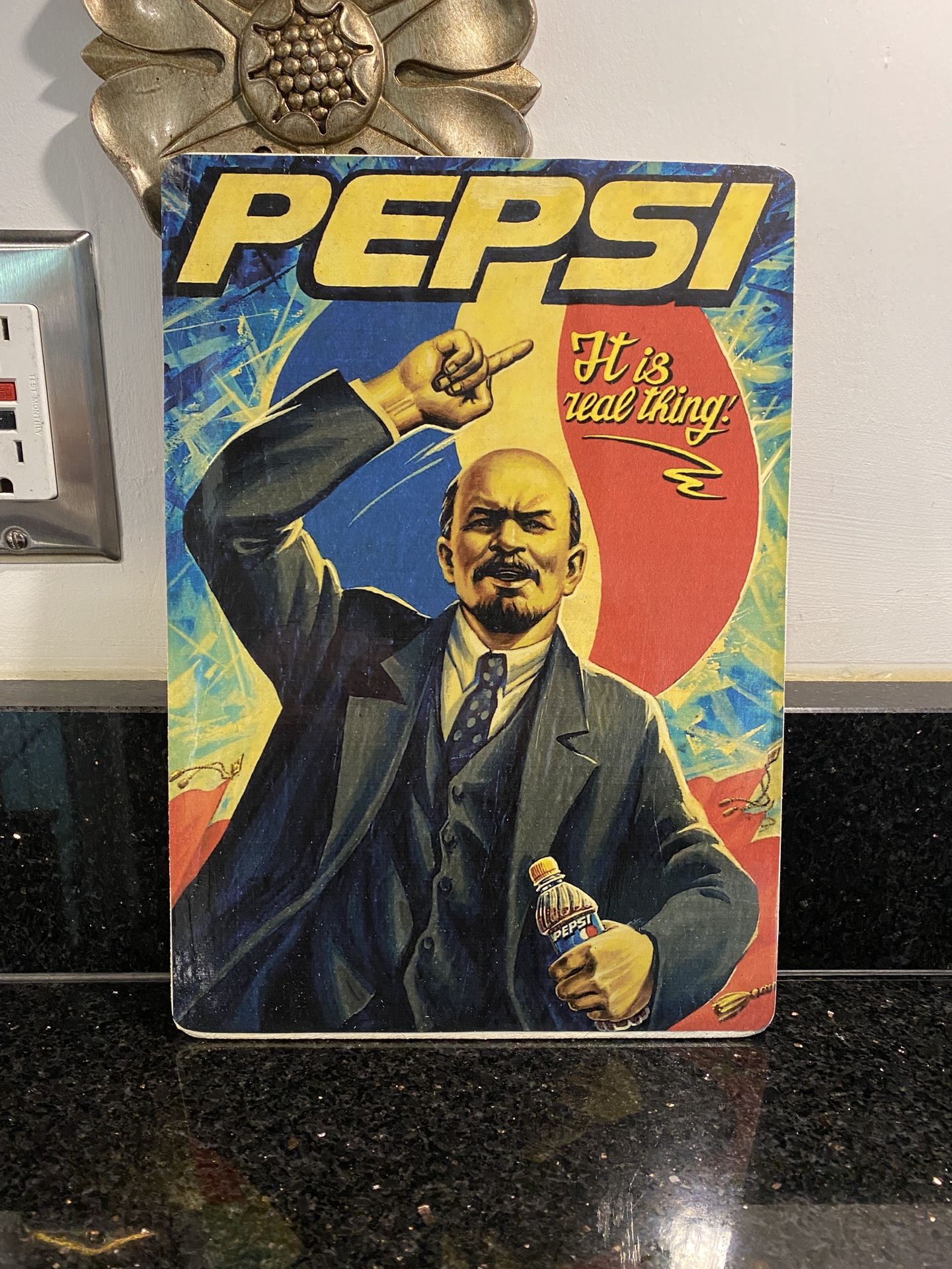 Rare 1970s Pepsi Ad:Lenin Holding Pepsi Bottle w/Slogan "It is real thing!"