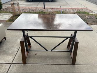 Adjustable Height Dining Table