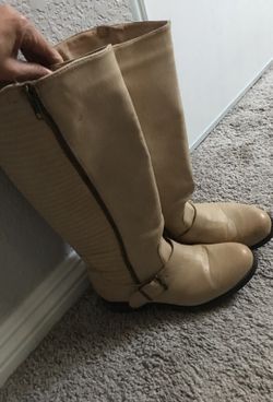 Women bone boots