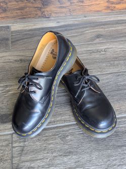 Dr. Martens, White Low Top , Women size 6