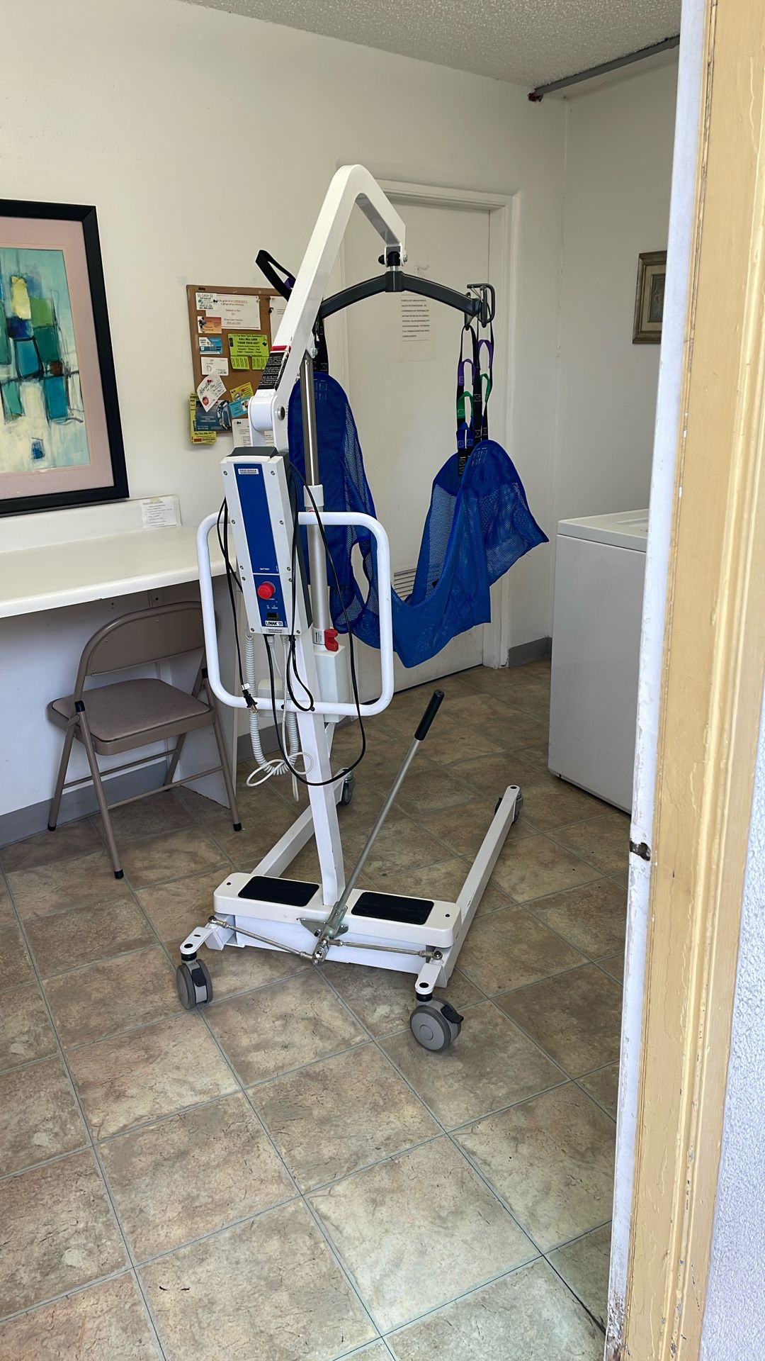 Drive Medical 13240 Battery Powered Electric Patient Lift  W/ Rechargeable & Removal Battery No Wall One Owner Excellent 