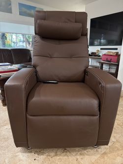 New, Laevo Zero Gravity Recliner with Lift Assist