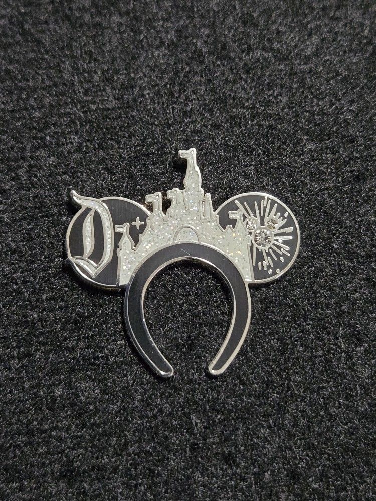 RARE SUPER CHASER Sleeping Beauty Castle Headband Pin 2025 Hidden Mickey