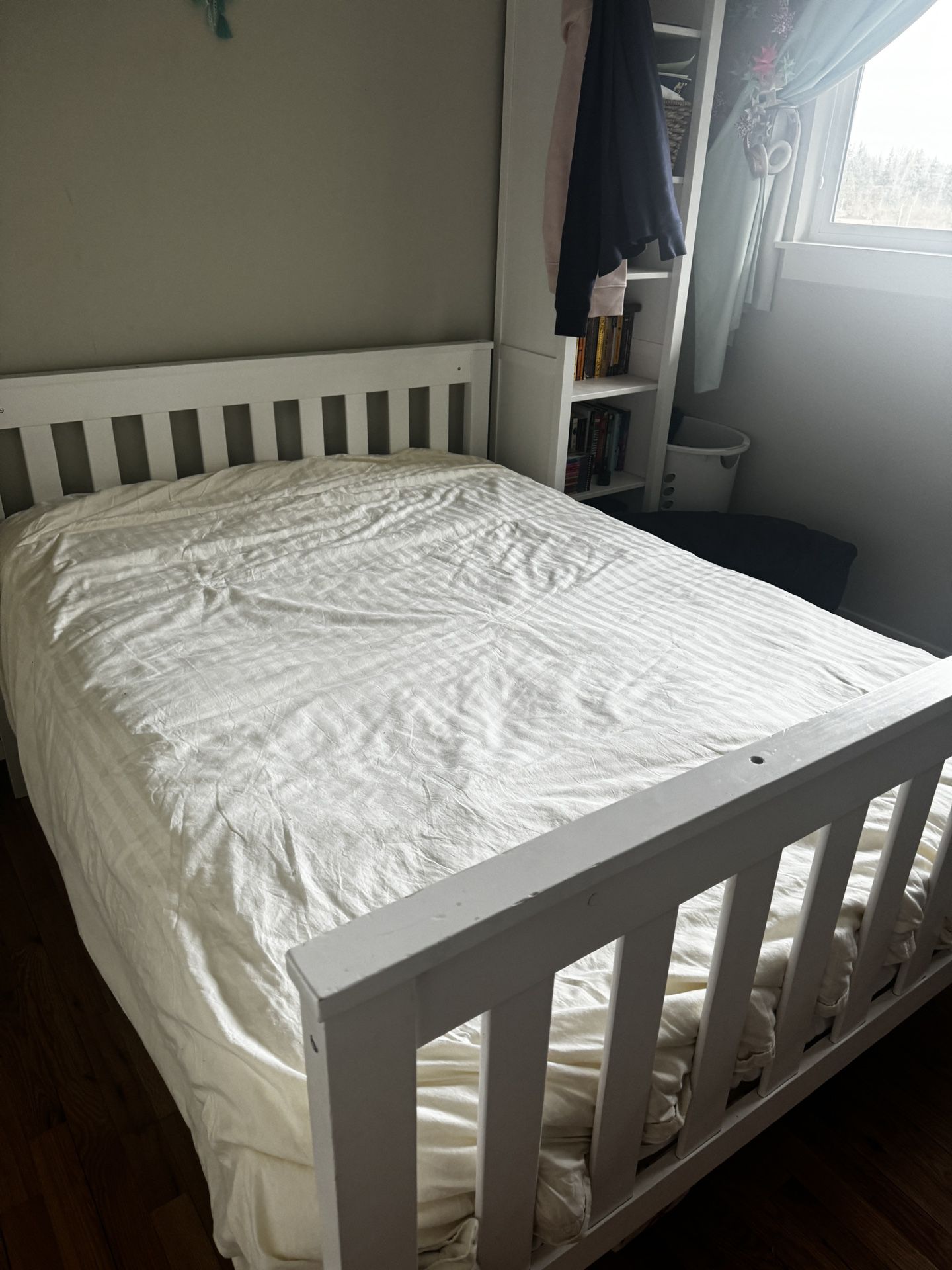 Full bed frame (previously bottom bunk) 