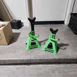 Jack stands