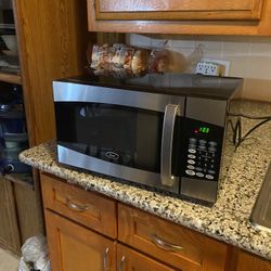 Oster Microwave 