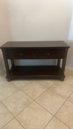 FREE- Entry table
