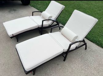 Chaise Lounge Chairs Outdoor Set of 2, Comfy Outside Wicker Patio Pool Lounge Chair w/ 5 Adjustable Back Angle, Cup Holder, Thicken Cushion
