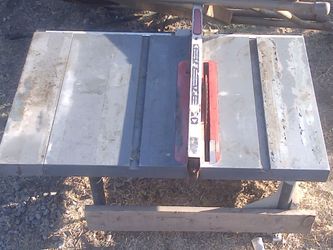 The top of a table saw