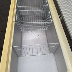 61” Wide Large 14.5 Cubic Chest Freezer Free Local Delivery/30 Day Warranty