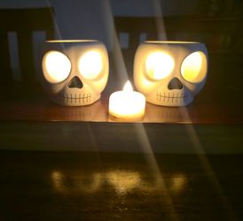 Día de los Muertos - Calaveras de cerámica con vela (cirio) de batería Day of the Dead Halloween