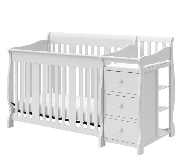 Stork craft Portofino Crib And Changing Table