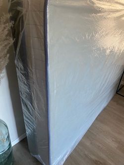 Full size mattress