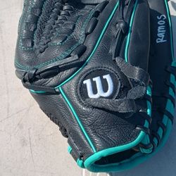 Wilson Baseball Glove 