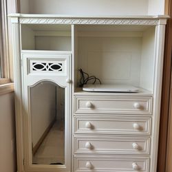 Pretty Lexington Solid Wood White  Vintage Bedroom Set