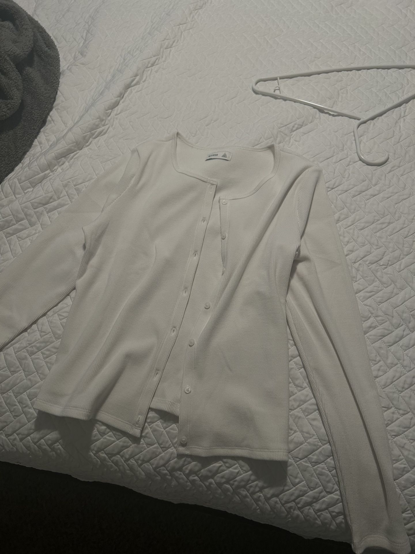White hollister cardigan