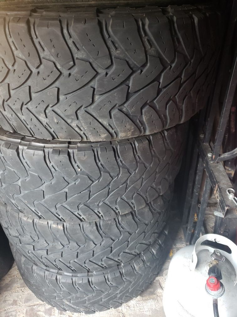 Toyo tires mt 295/60/20