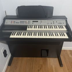 Lowrey EZ4 Piano
