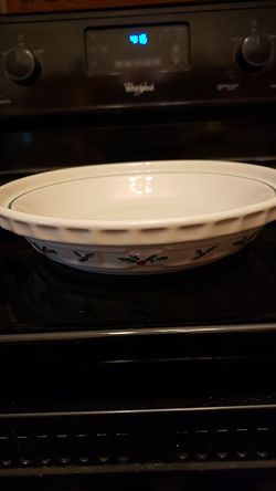 Longaberger Holly Berry Pie Plate