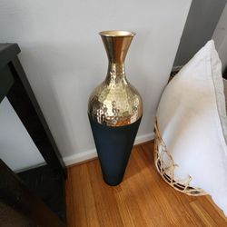 Floor Vase - Gold/black