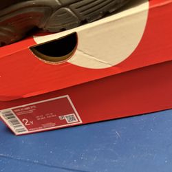 NIKE RNR SIZE 2Y LITTLE KIDS 65$ NEGOTIABLE