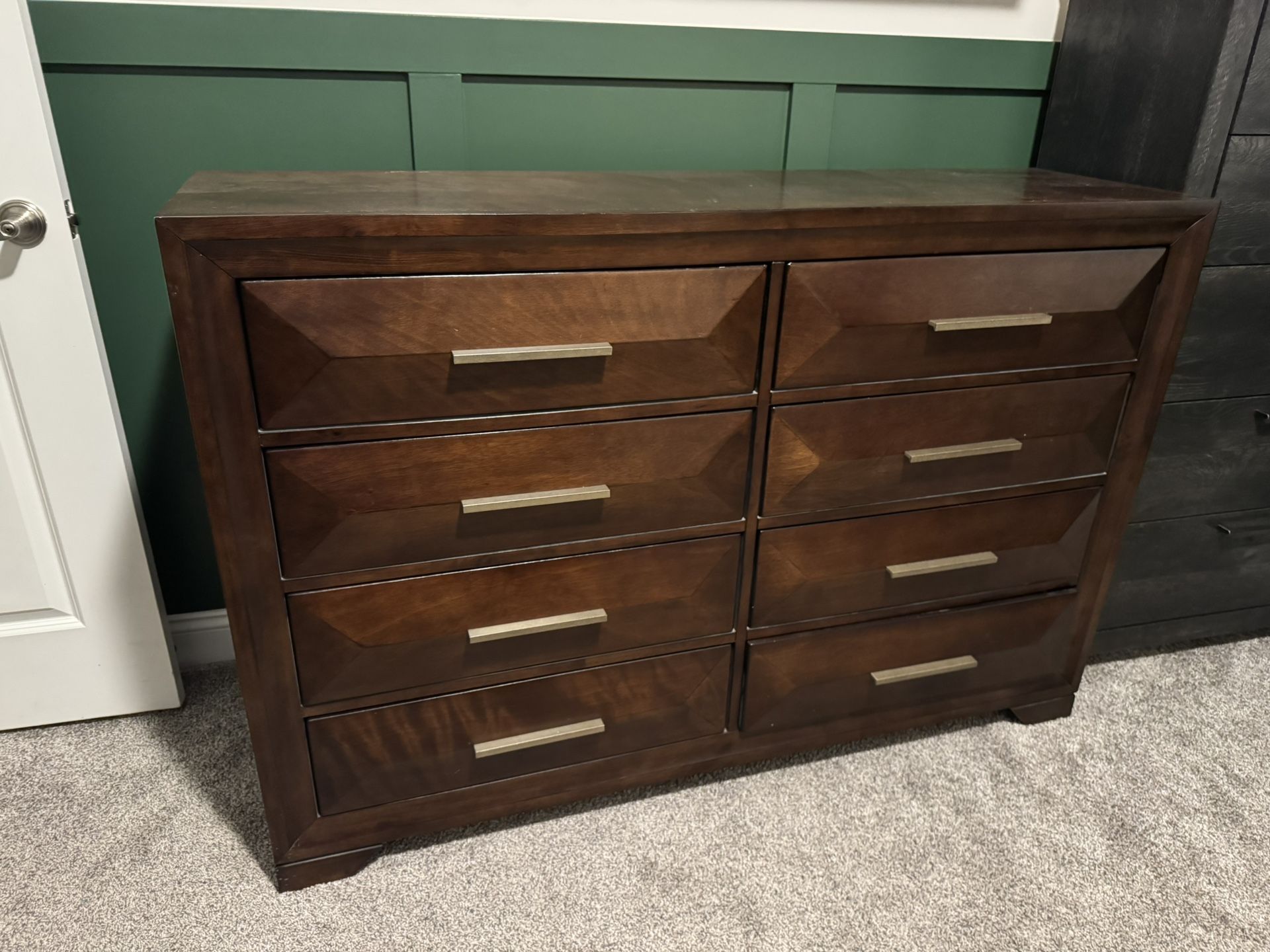 8 Drawer Dresser