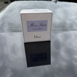 Miss Dior  perfume